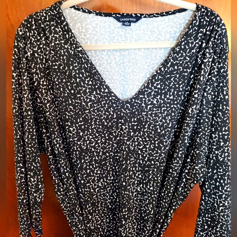 GC 2X Lands' End Black White Tunic